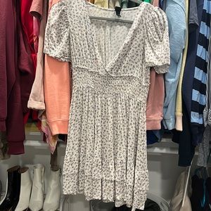 Wild Fable (Target) Floral Dress // Vneck // Cinched Waist // Size M